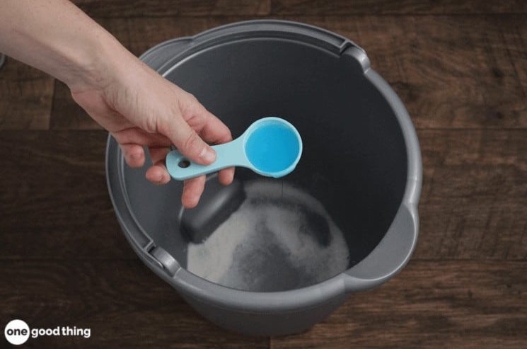 Grease-Cutting Floor Cleaner