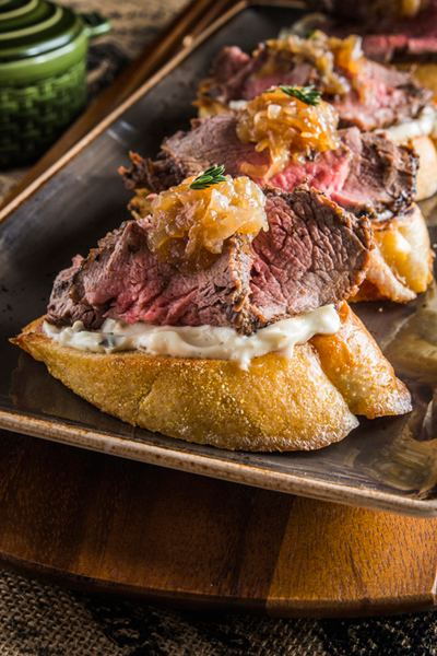 Holiday-Steak-Bruschetta-with-Seasonal-Thyme-Mayo-Recipe