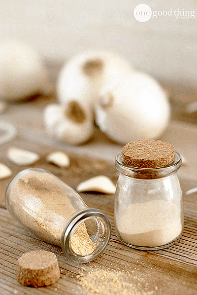 Homemade Onion and Garlic Powder