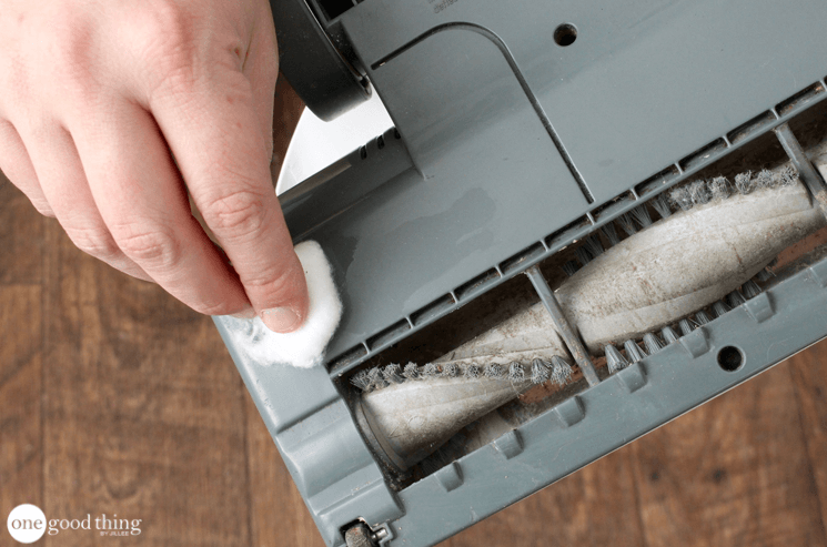 How To Clean and Maintain Your Vacuum