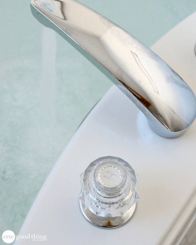 How to Remove Hard Water from Your Bathtub