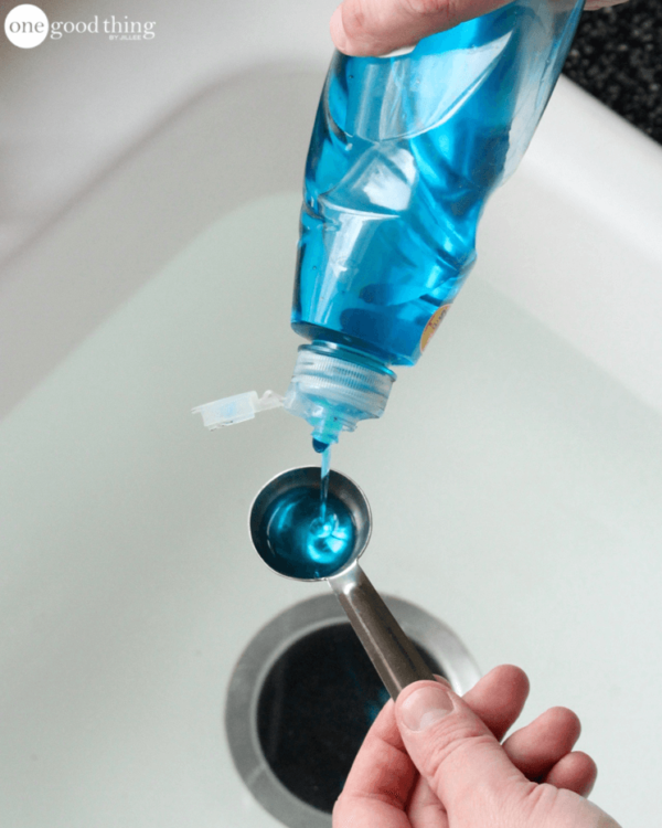 How to Get the Smell out of Musty Bed Sheets