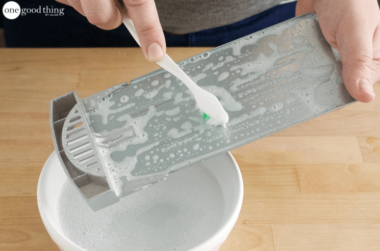 How To Clean Your Toaster So It Looks Brand New