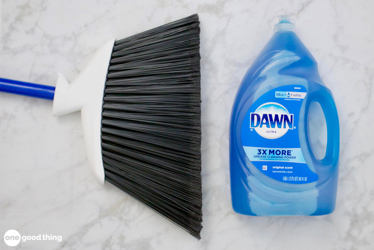 This Weird Trick Is The Best Way To Clean Your Bathtub This Weird Trick Is The Best Way To Clean Your Bathtub