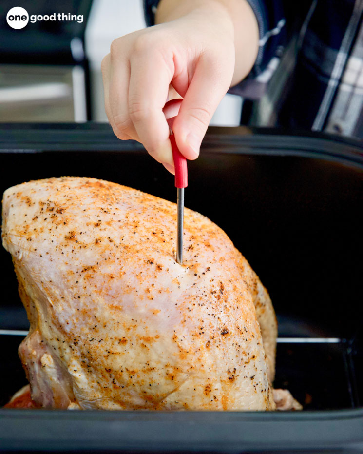 Turkey In Electric Roaster Oven [Best Roasted Turkey Recipe]