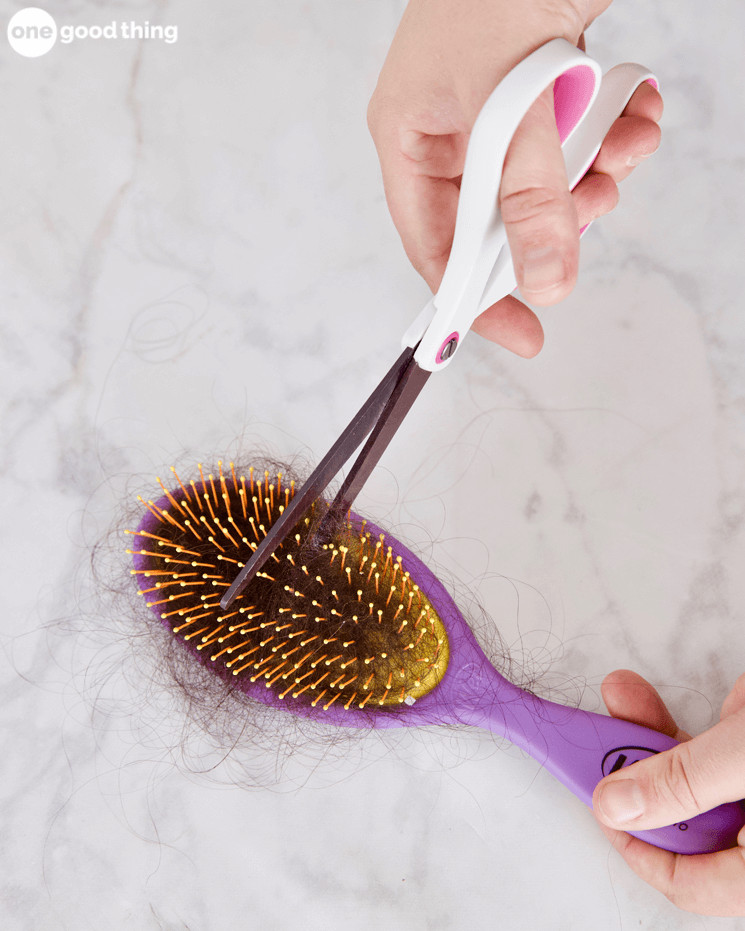 How To Clean Your Hairbrush