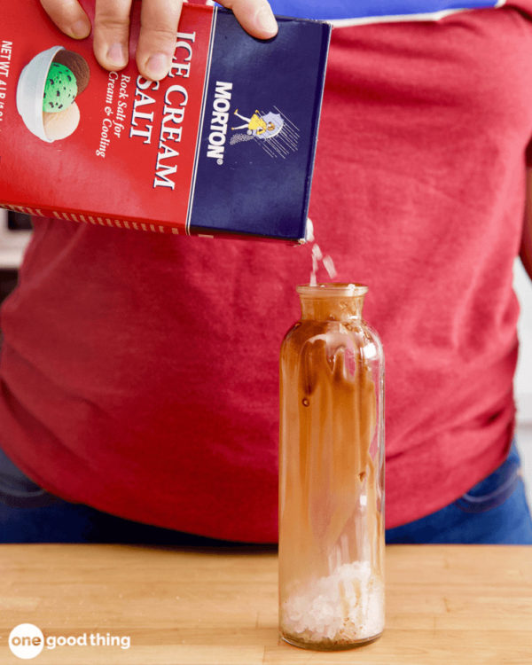 How To Clean Glass Bottles Easy Tips & Hacks