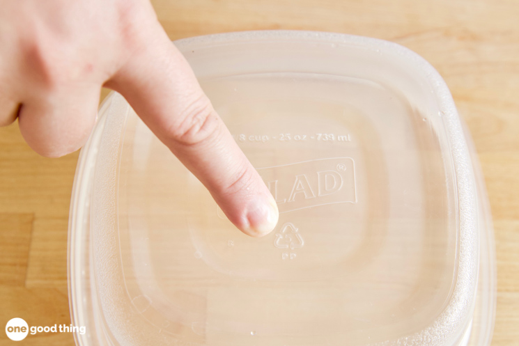 Heating plastic in the microwave