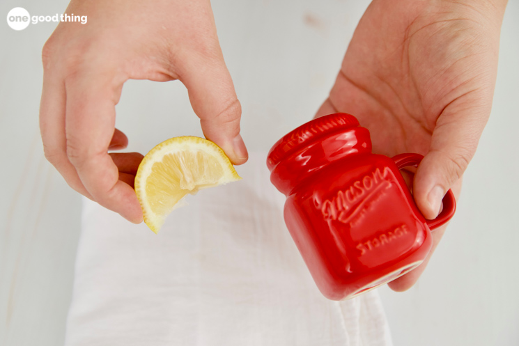 removing rust with lemon and salt