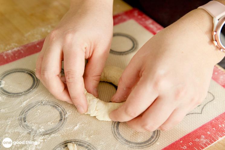 shaping 2 ingredient dough into a bagel