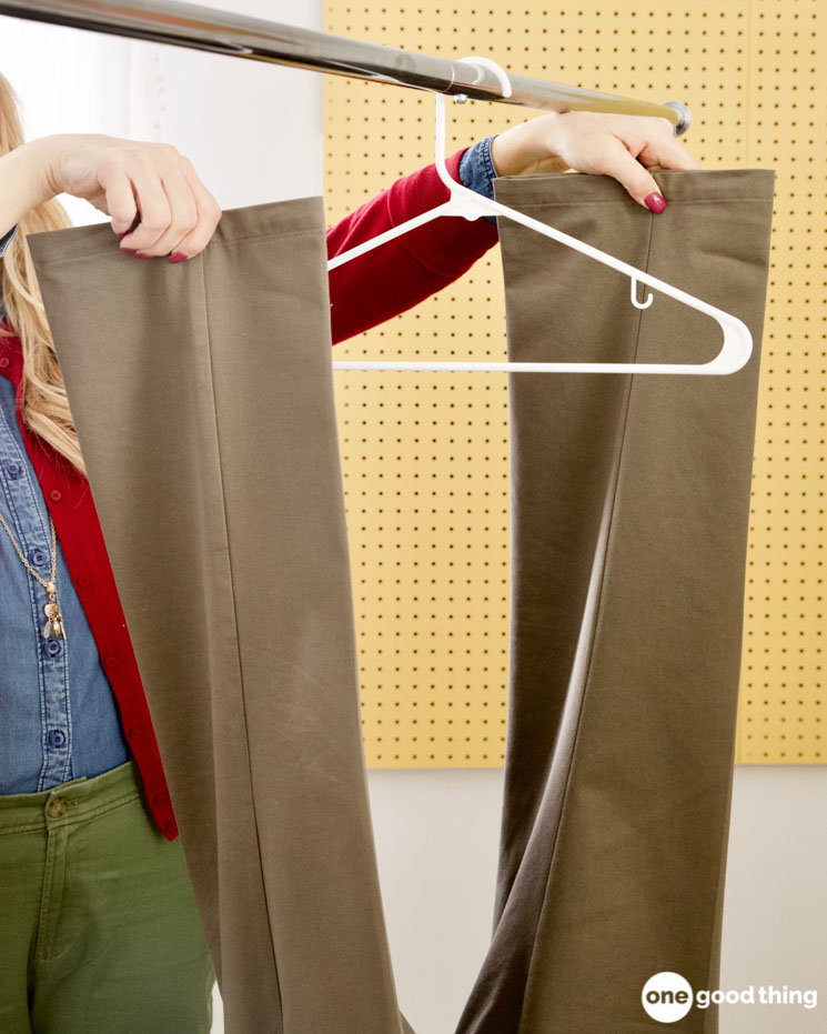 How to hang pants