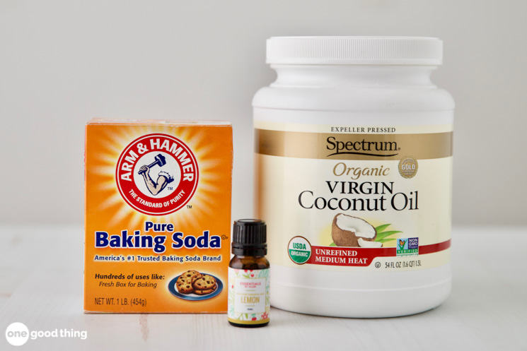 DIY Goo Gone Gunk Remover DIY Goo Gone Gunk Remover ingredients: baking soda, lemon essential oil, coconut oil