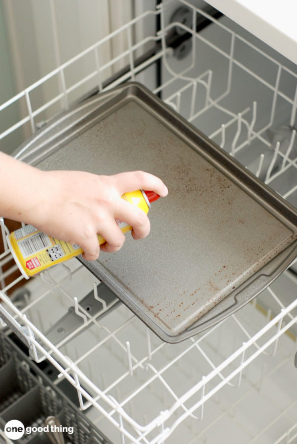 7 Easy Ways To Keep Your Kitchen Clean While You Cook