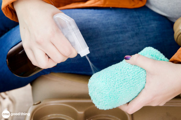 The Best Way To Clean Cup Holders In Cars