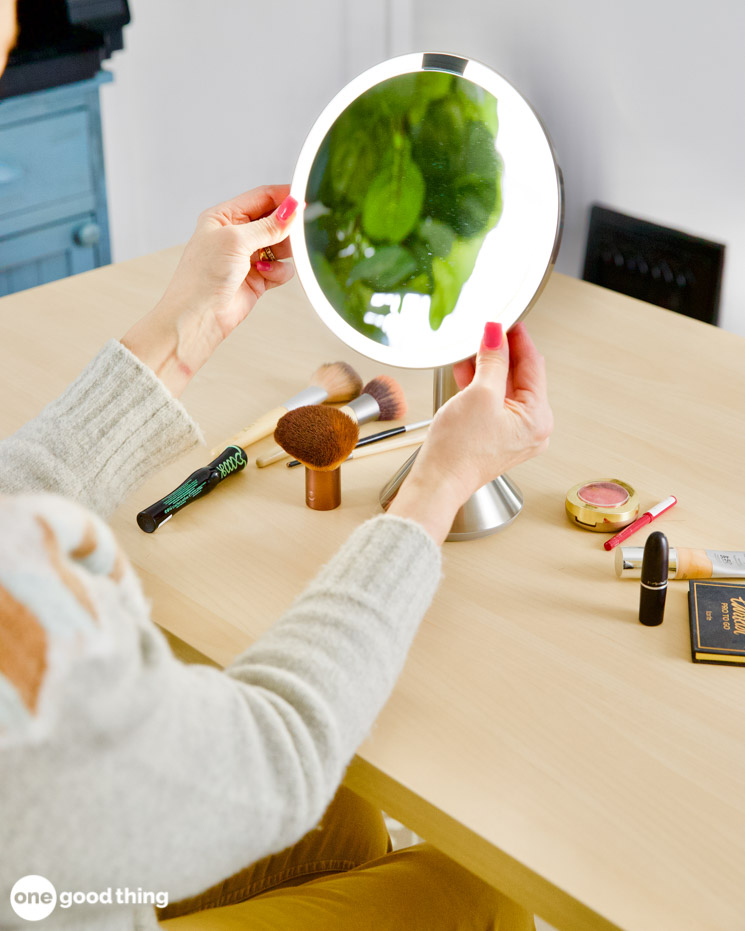 makeup mirror