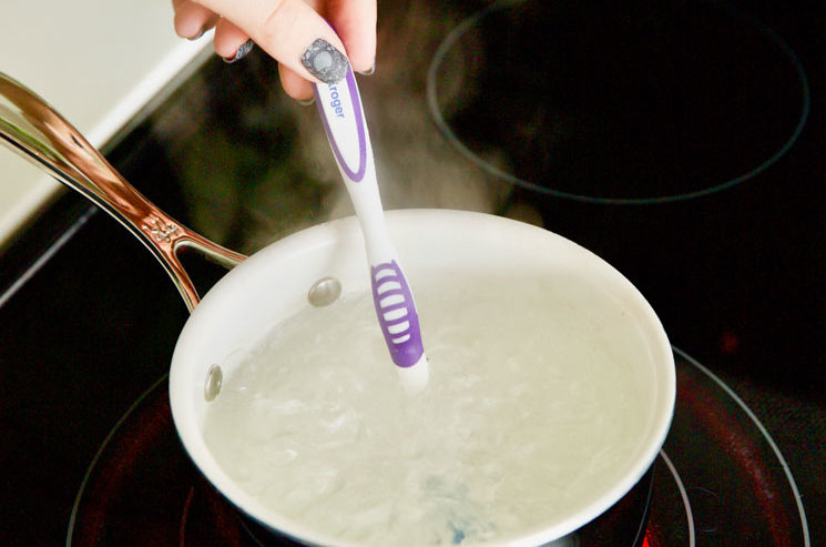 toothbrush cleaning trick