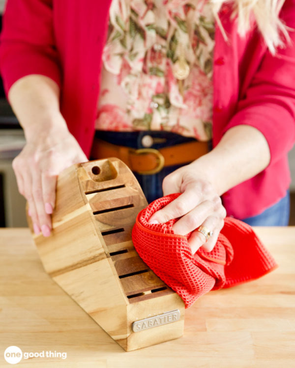 How To Deep Clean Your Knife Block (& Why You Should!)