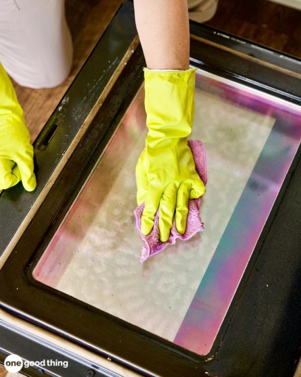How To Clean Your Oven Door With A Dishwasher Tablet