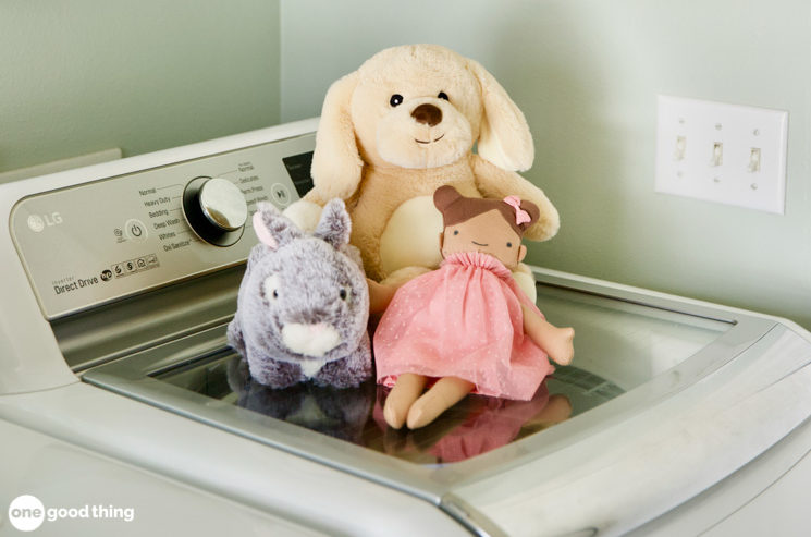 You can wash a variety of stuffed animals and stuffed toys in the washing machine or by hand.