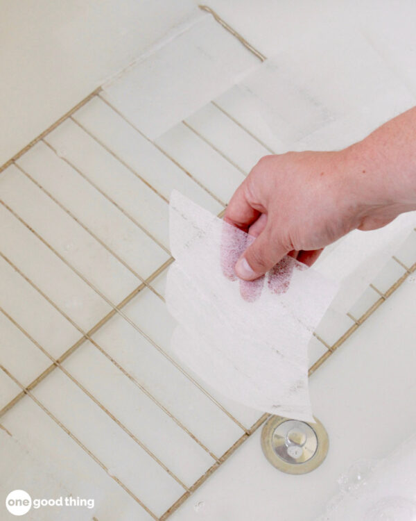 The Best Way To Clean Dirty Oven Racks