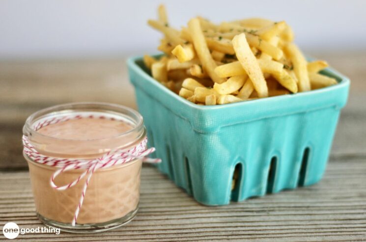 This fry sauce recipe has just the right amount of tanginess!