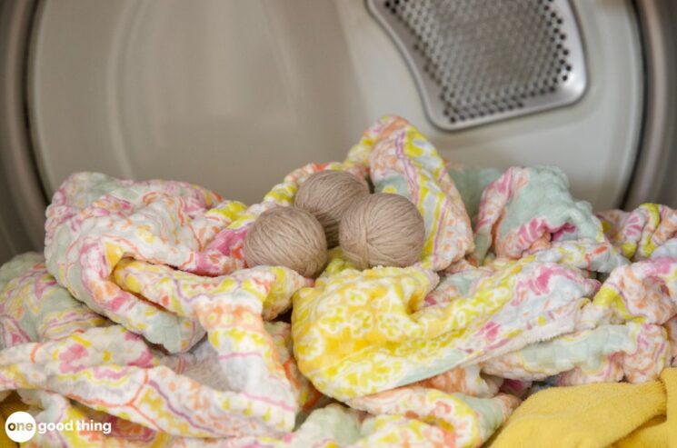 Making your own dryer balls is easy.